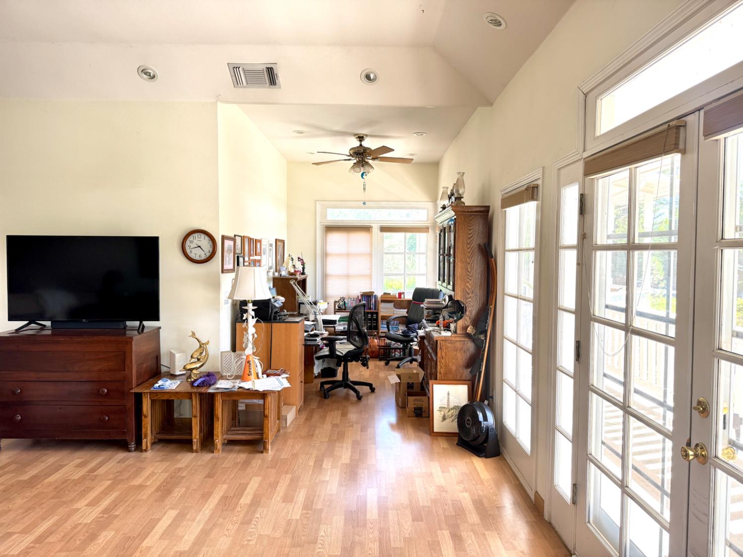 5476 Greenwood Avenue Clovis, CA 93619 - Photo 12 of 19 a living room with furniture and a flat screen tv