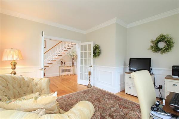 11 Hummingbird Lane Walpole, MA 02081 - Photo 3 of 24 Gallery Image 3