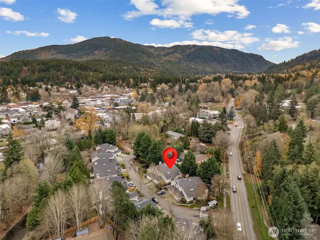 $939,500 | 120 Newport Way Northwest, Unit 16, Issaquah, WA 98027