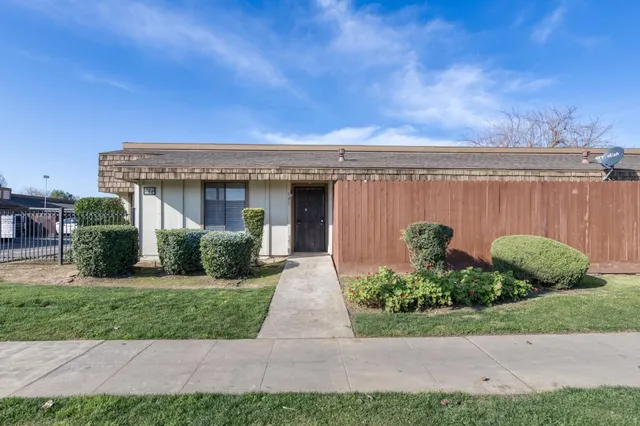 $135,000 | 1221 North Peach Avenue, Unit 101, Fresno, CA 93727