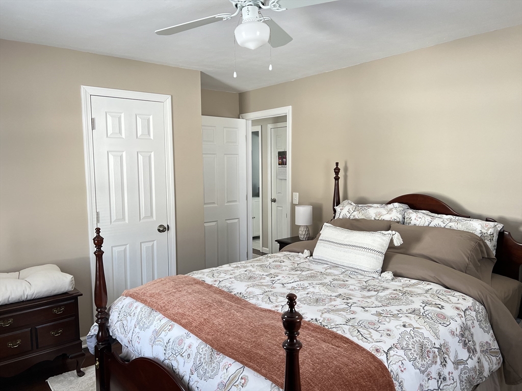 112 West Canton Circle Springfield, MA 01104 - Photo 14 of 38