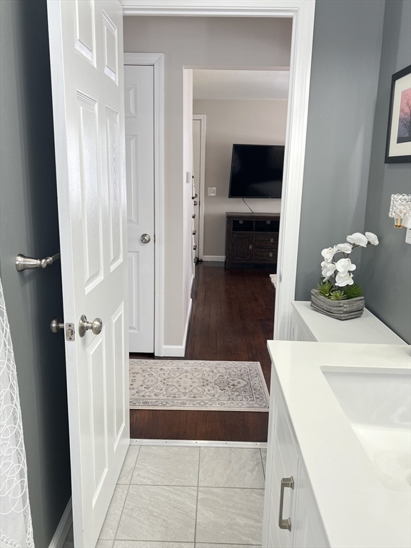 112 West Canton Circle Springfield, MA 01104 - Photo 17 of 38