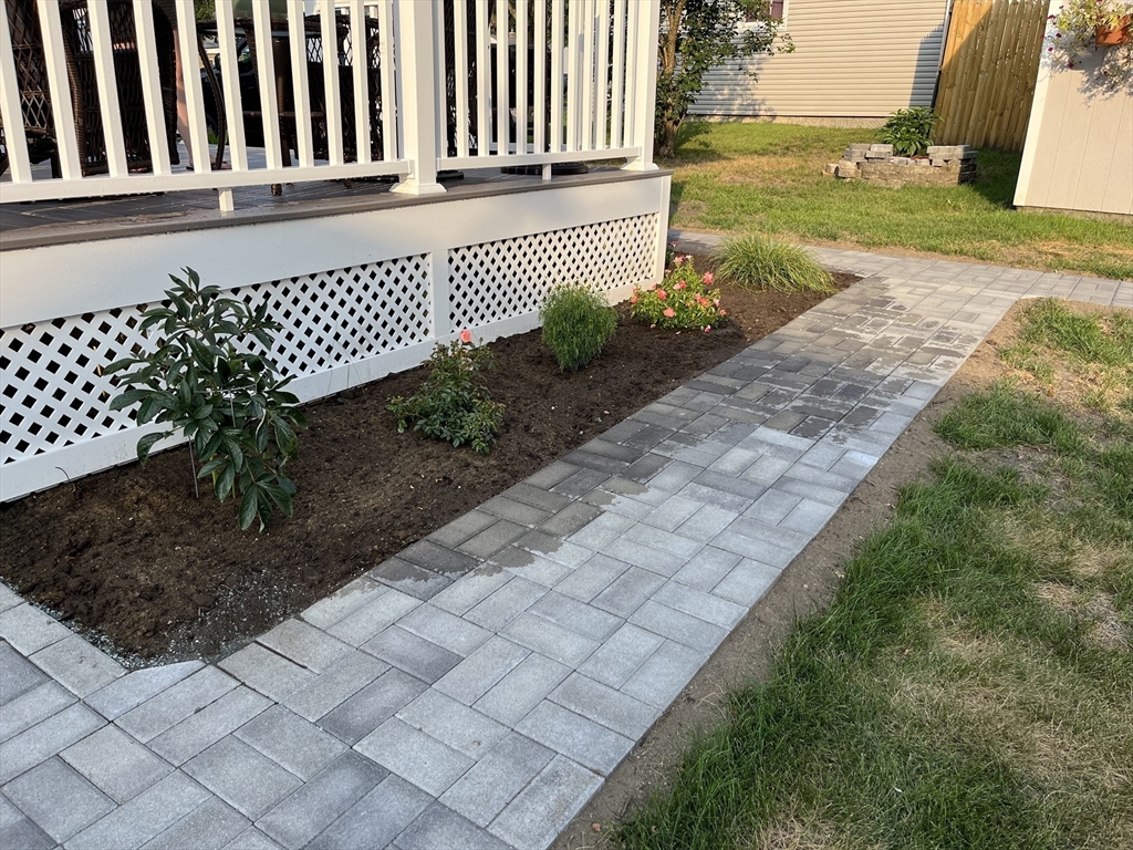 112 West Canton Circle Springfield, MA 01104 - Photo 35 of 38