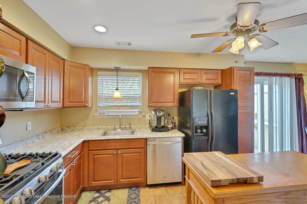 244 Greenwood Loop Road Brick, NJ 08724 - Photo 12 of 24 015_dsc01523