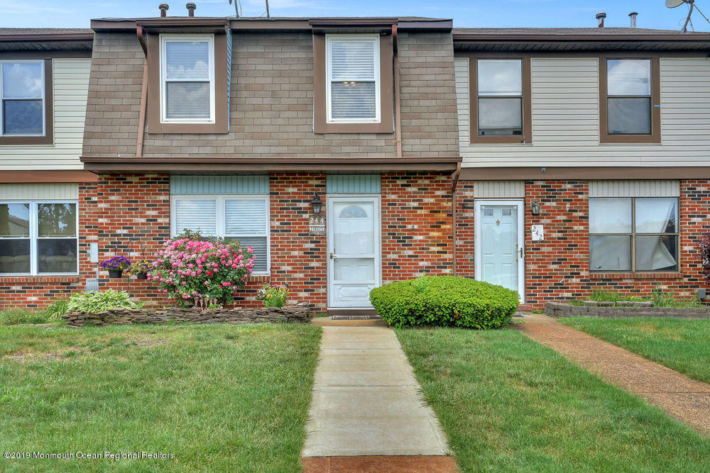 244 Greenwood Loop Road Brick, NJ 08724 - Photo 4 of 24 004_dsc01468