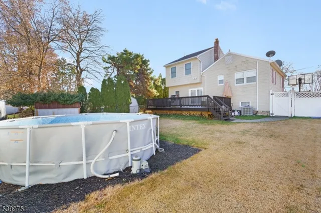 $615,000 | 233 Walnut Avenue, Pompton Lakes, NJ 07442