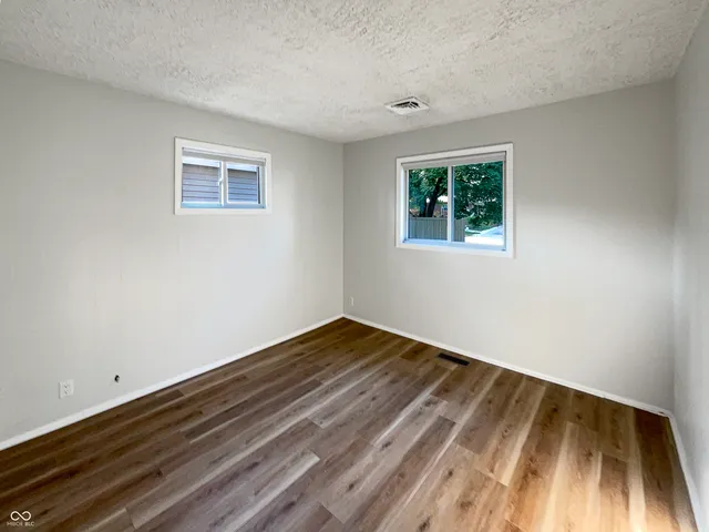 $246,000 | 17 Crestview Drive, Greenwood, IN 46143