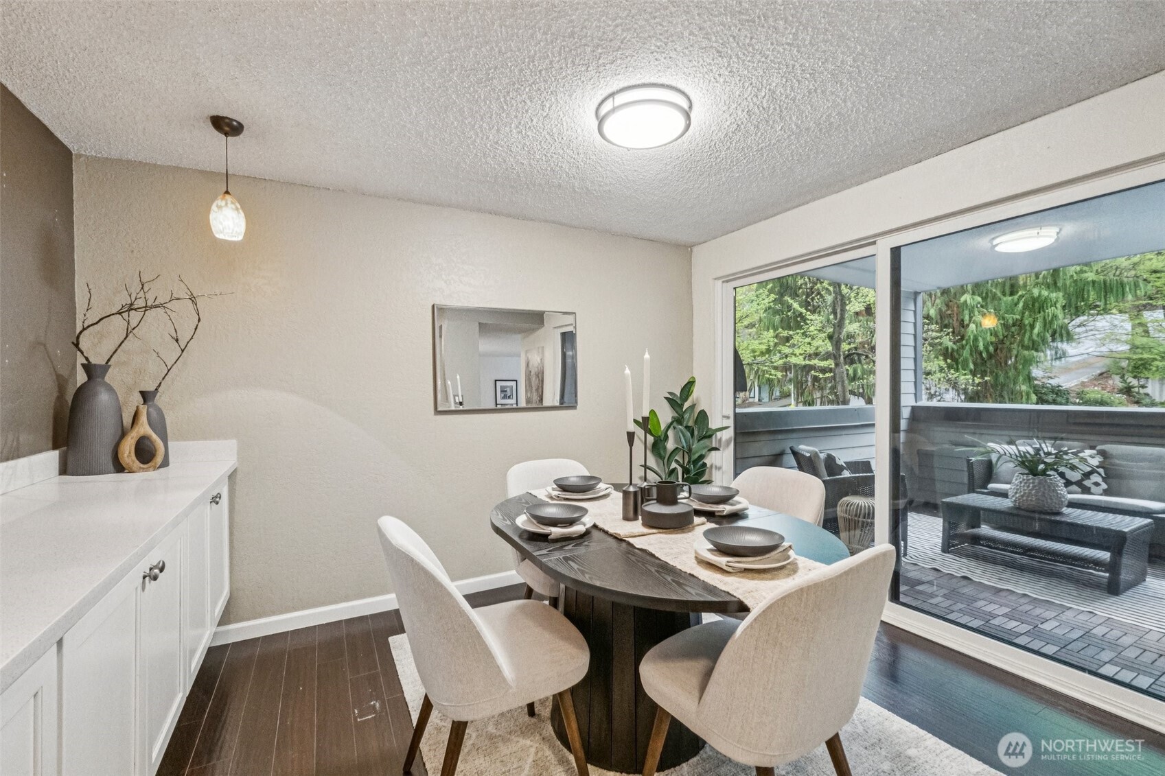 2500 West Manor Place, Unit 217 Seattle, WA 98199 - Photo 12 of 33