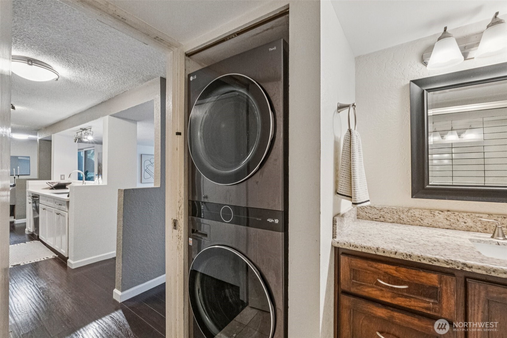 2500 West Manor Place, Unit 217 Seattle, WA 98199 - Photo 20 of 33