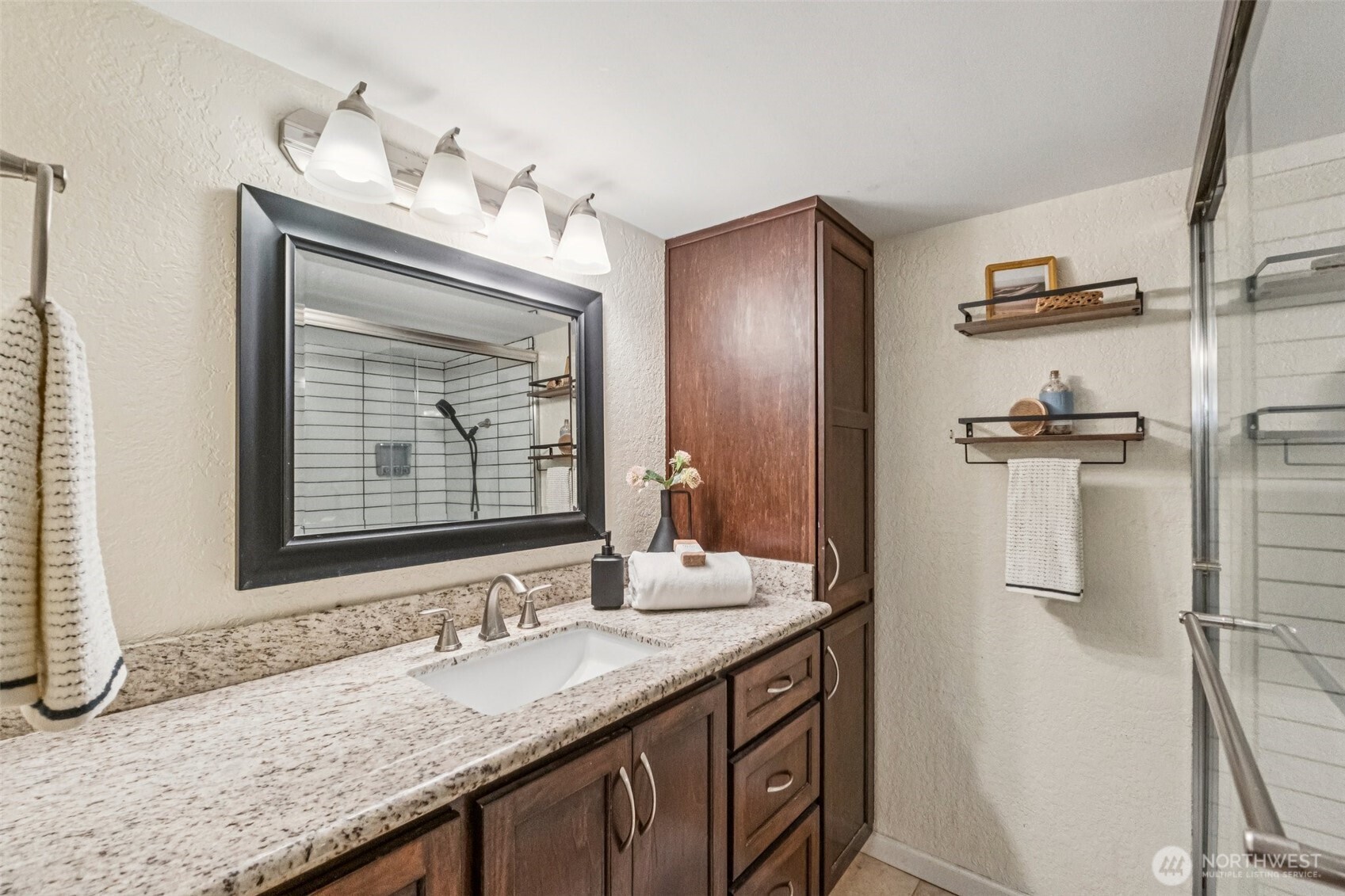 2500 West Manor Place, Unit 217 Seattle, WA 98199 - Photo 21 of 33