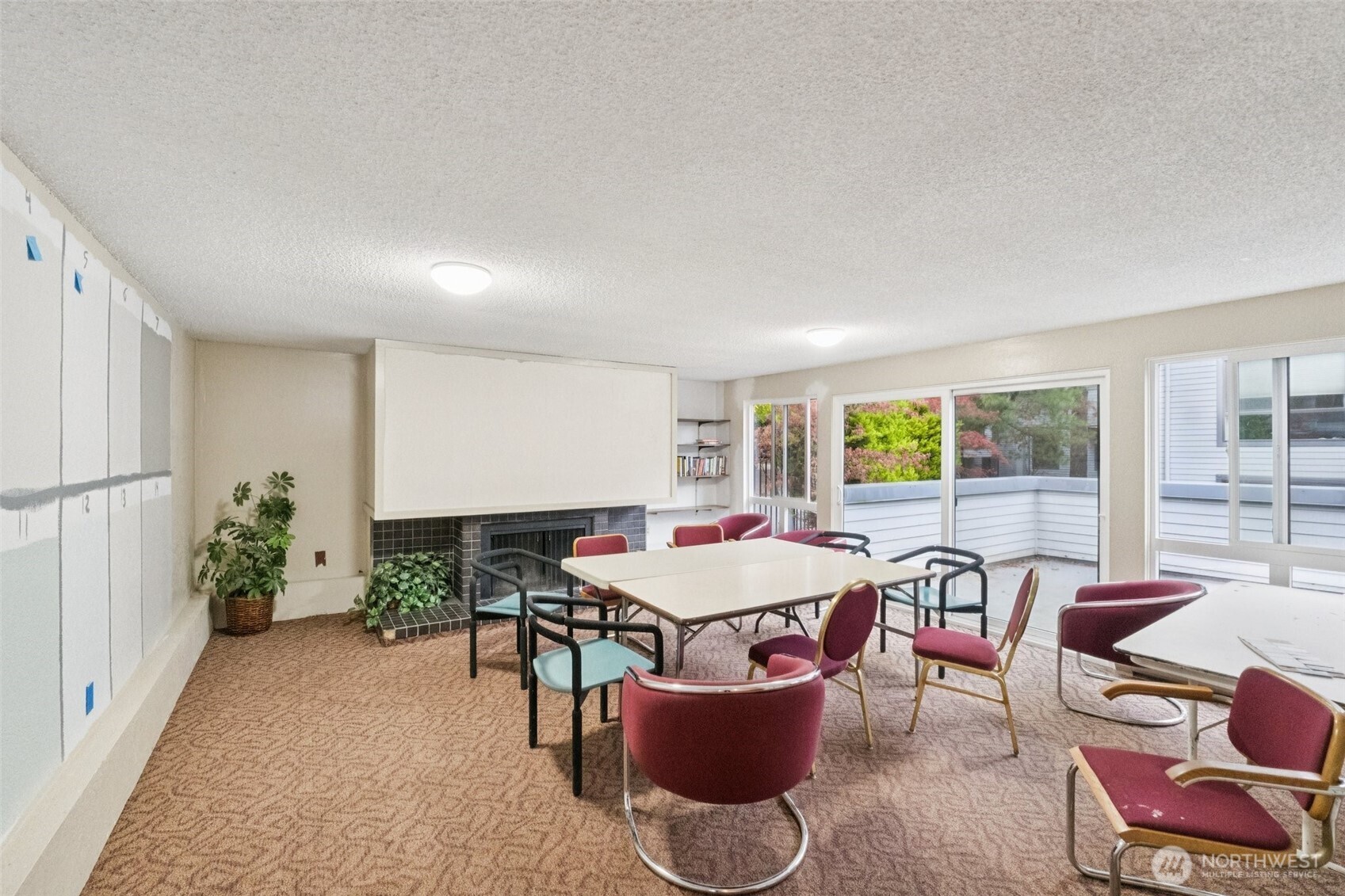 2500 West Manor Place, Unit 217 Seattle, WA 98199 - Photo 26 of 33