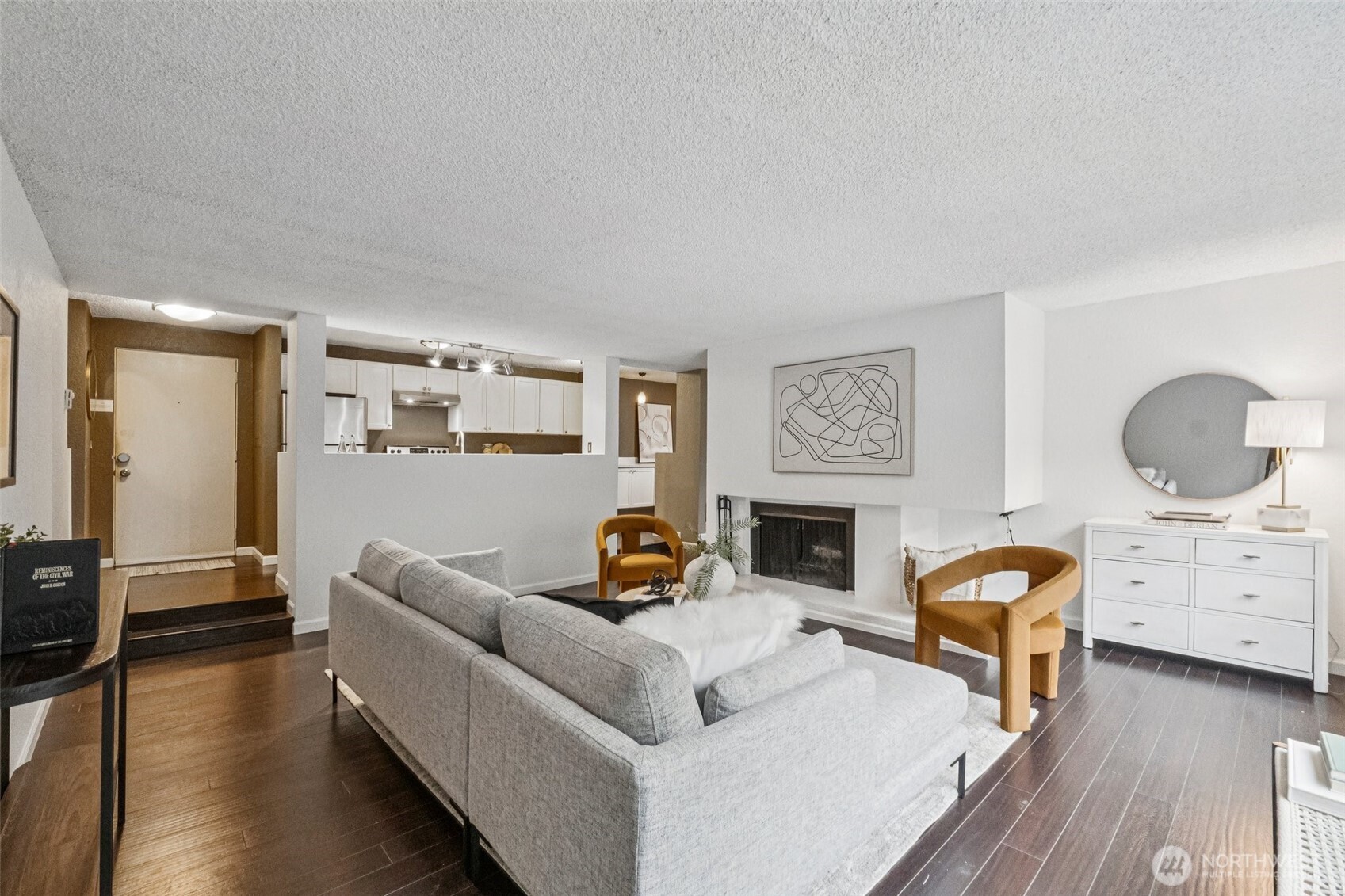 2500 West Manor Place, Unit 217 Seattle, WA 98199 - Photo 3 of 33