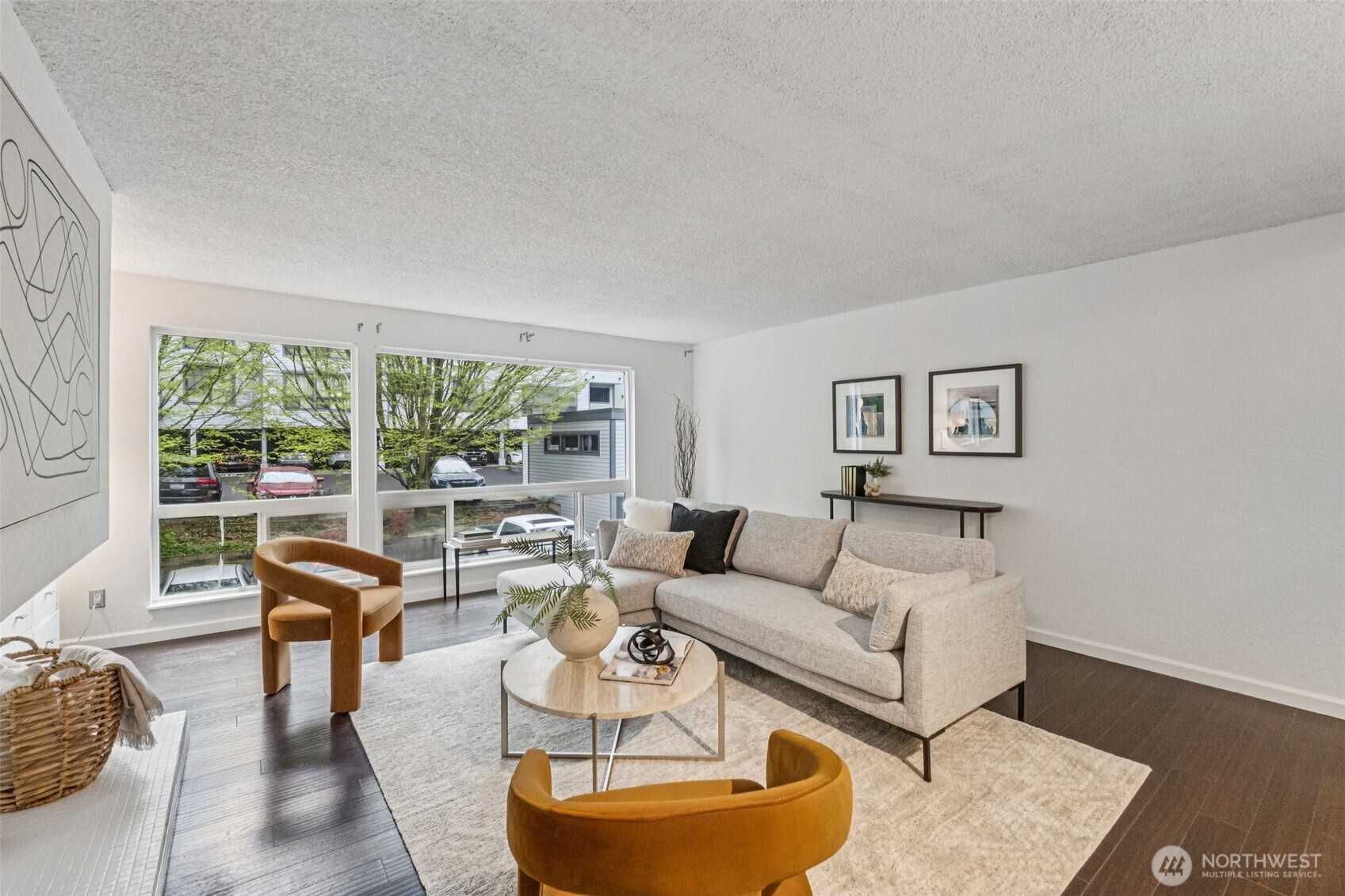 2500 West Manor Place, Unit 217 Seattle, WA 98199 - Photo 4 of 33