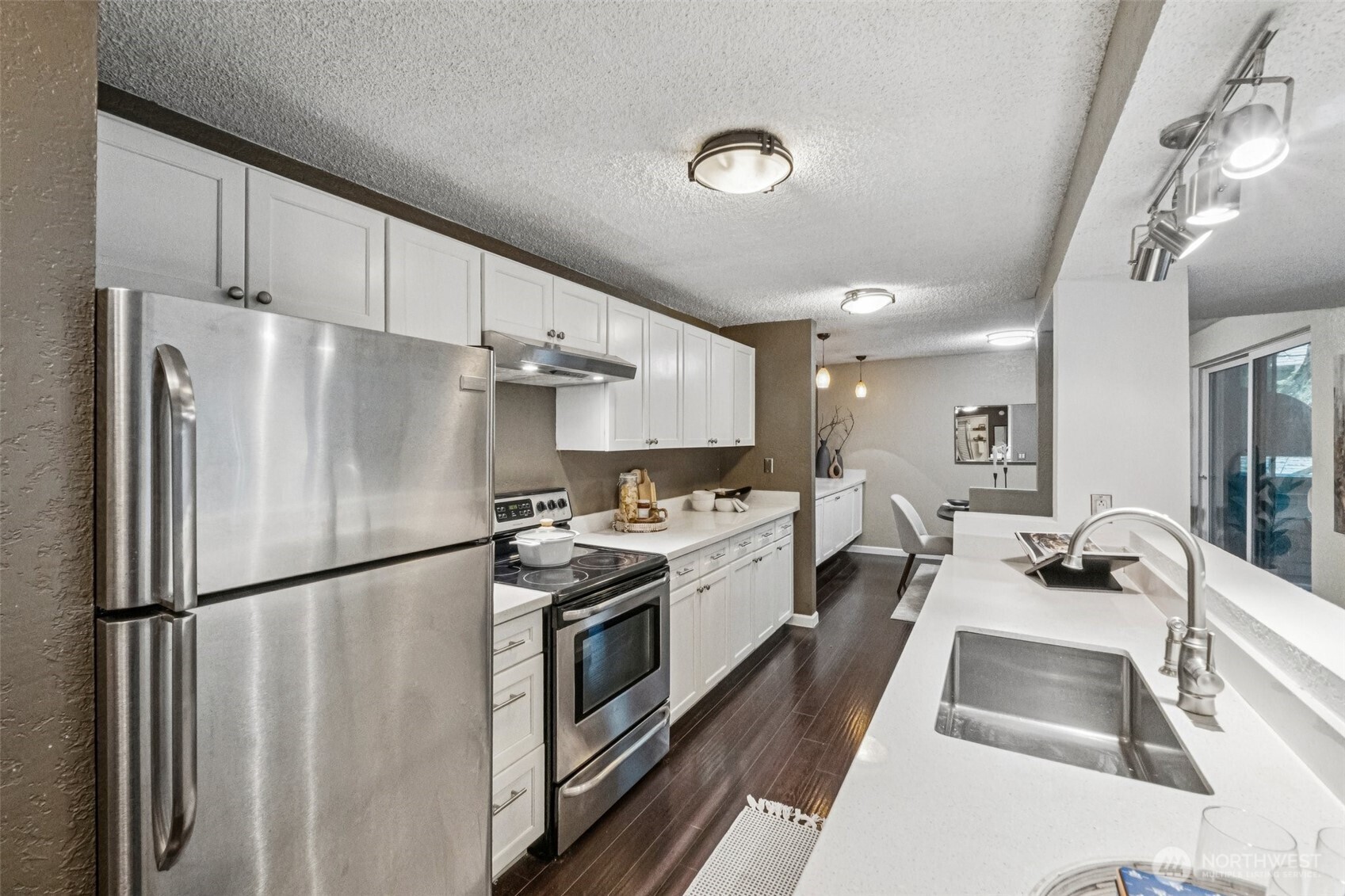 2500 West Manor Place, Unit 217 Seattle, WA 98199 - Photo 7 of 33