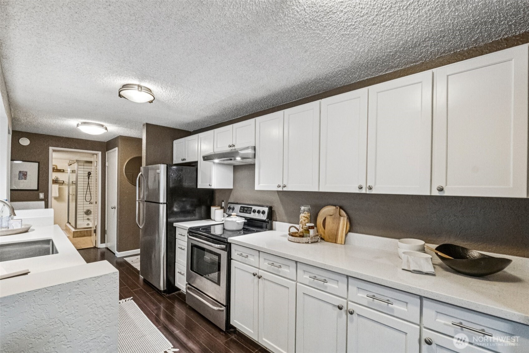 2500 West Manor Place, Unit 217 Seattle, WA 98199 - Photo 8 of 33