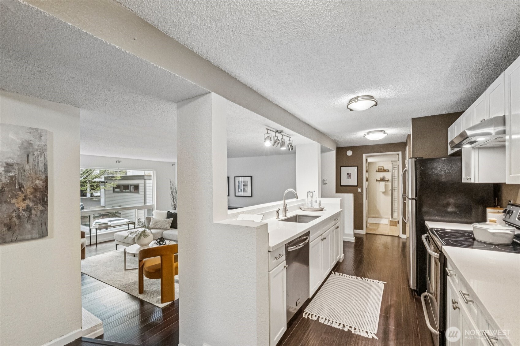 2500 West Manor Place, Unit 217 Seattle, WA 98199 - Photo 9 of 33