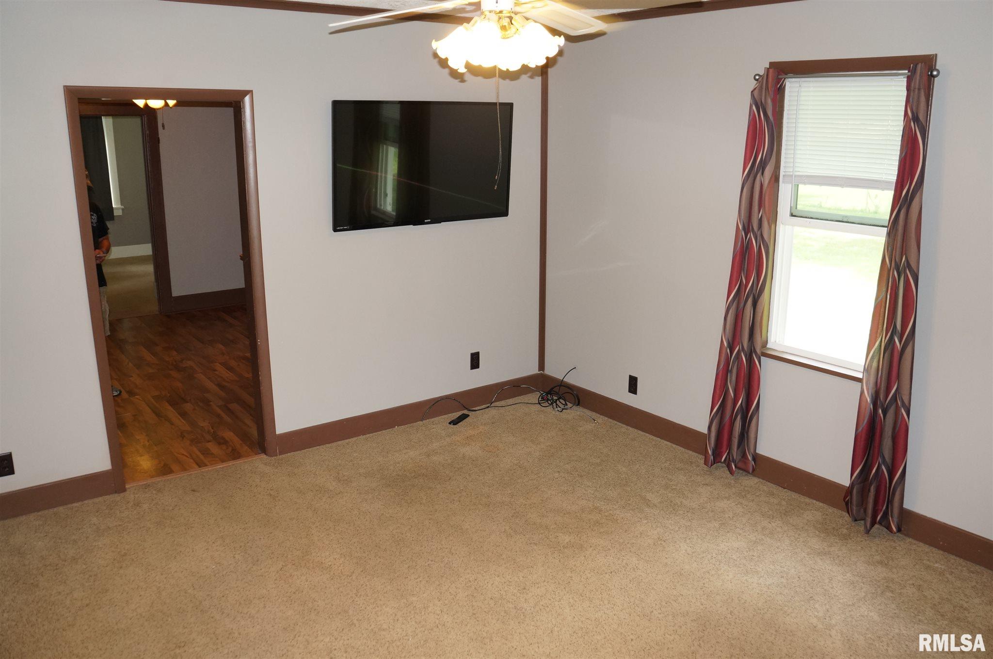 1320 East Ridgely Avenue Springfield, IL 62702 - Photo 2 of 25