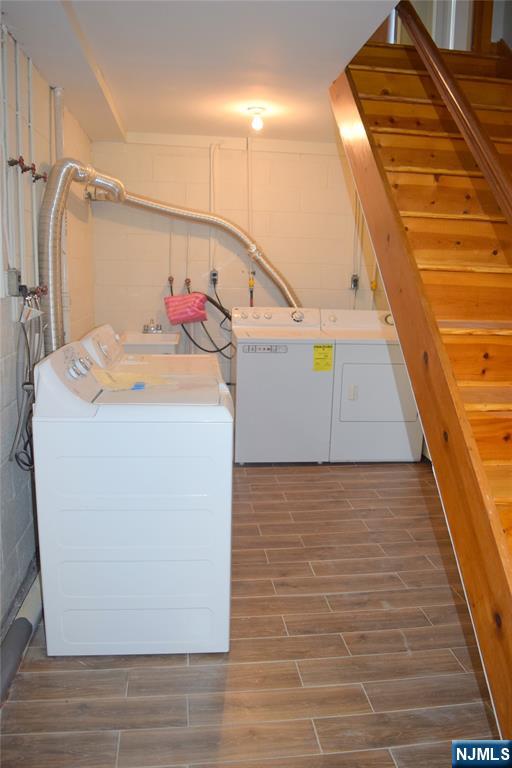 533 Roff Avenue Palisades Park, NJ 07650 - Photo 16 of 16 a utility room with washer and dryer