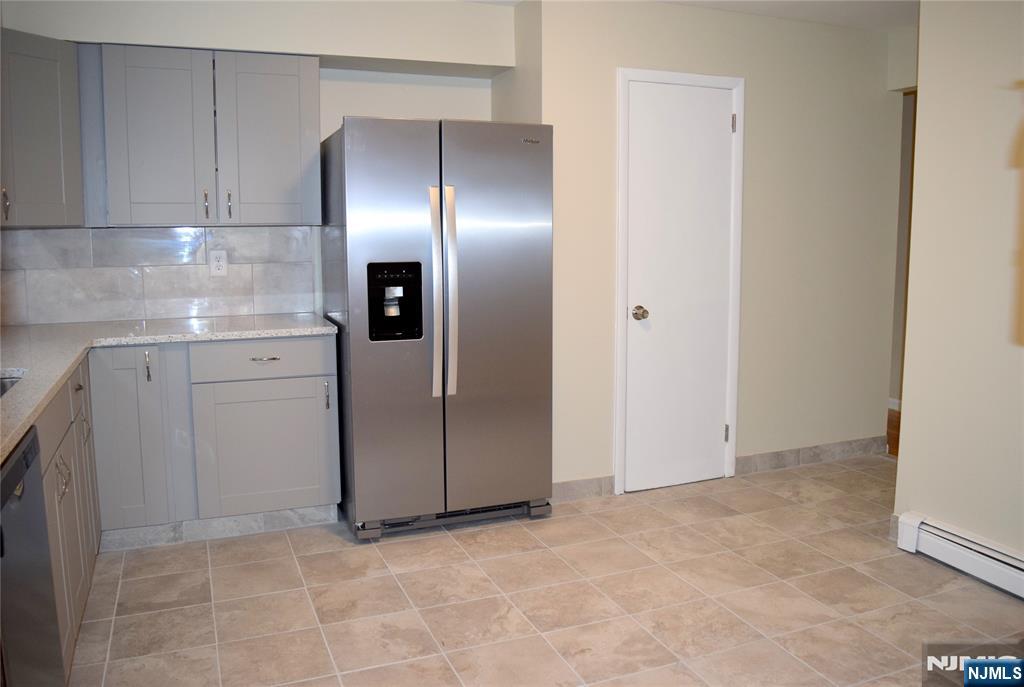 533 Roff Avenue Palisades Park, NJ 07650 - Photo 5 of 16