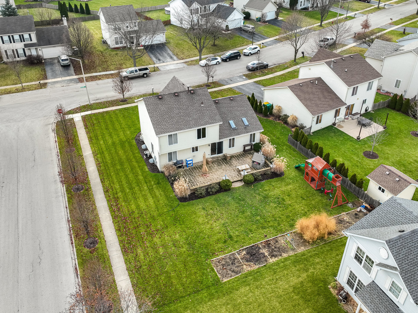 5519 Stonybrook Drive Plainfield, IL 60586 - Photo 20 of 27 an aerial view of a house with a garden