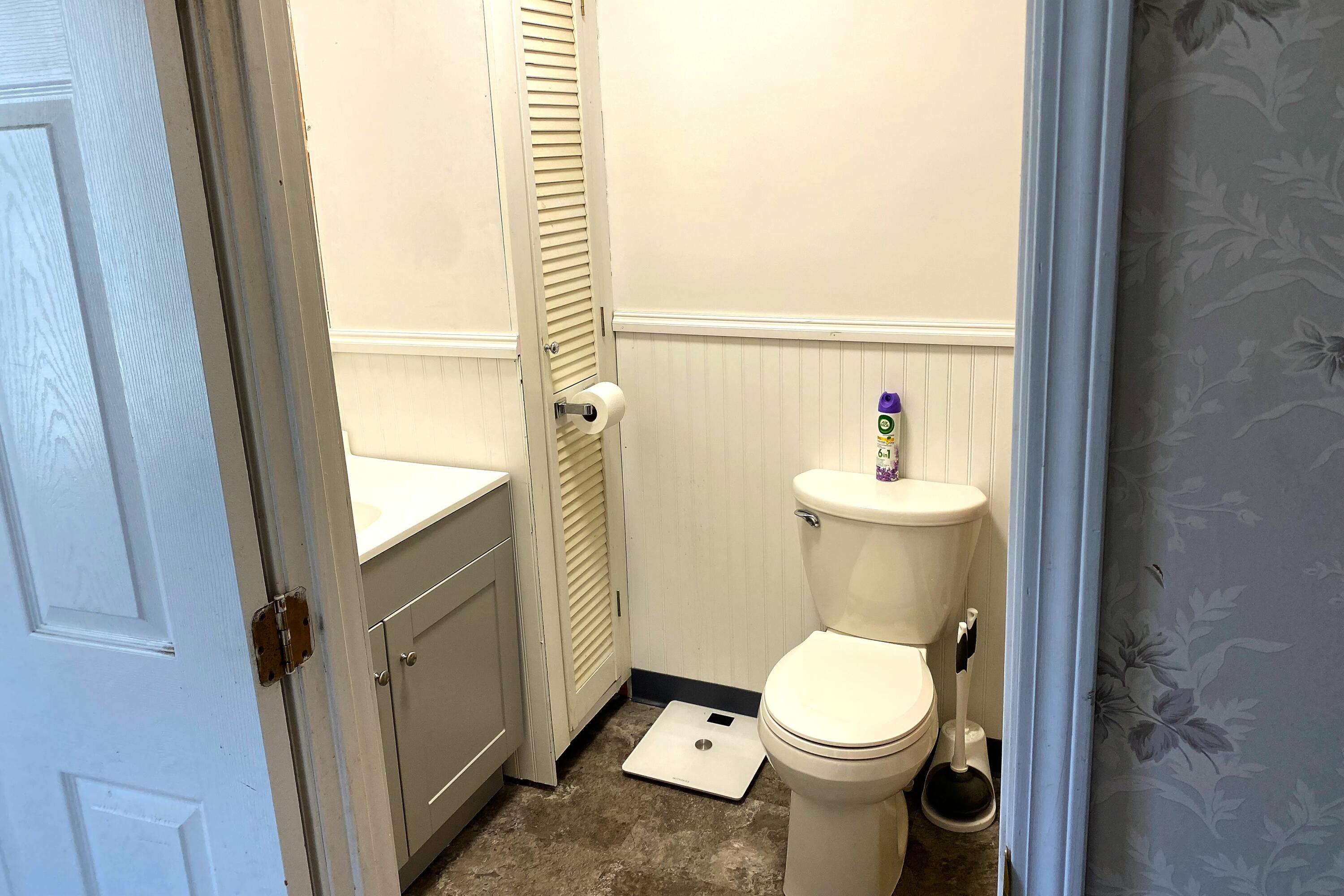 53 Elm Street Springvale, ME 04083 - Photo 32 of 57 ADUBath