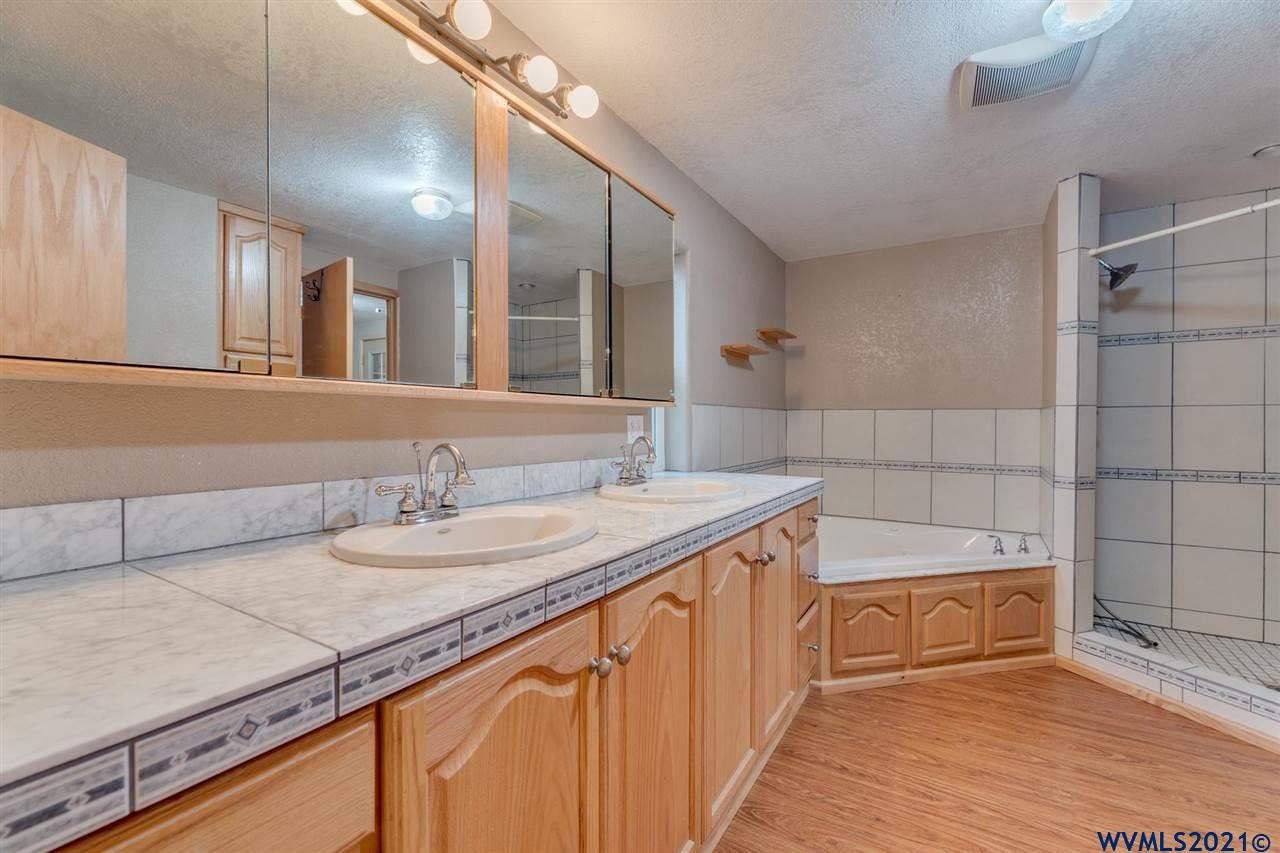 36150 Cold Springs Road Crabtree, OR 97355 - Photo 18 of 34 Gallery Image 18