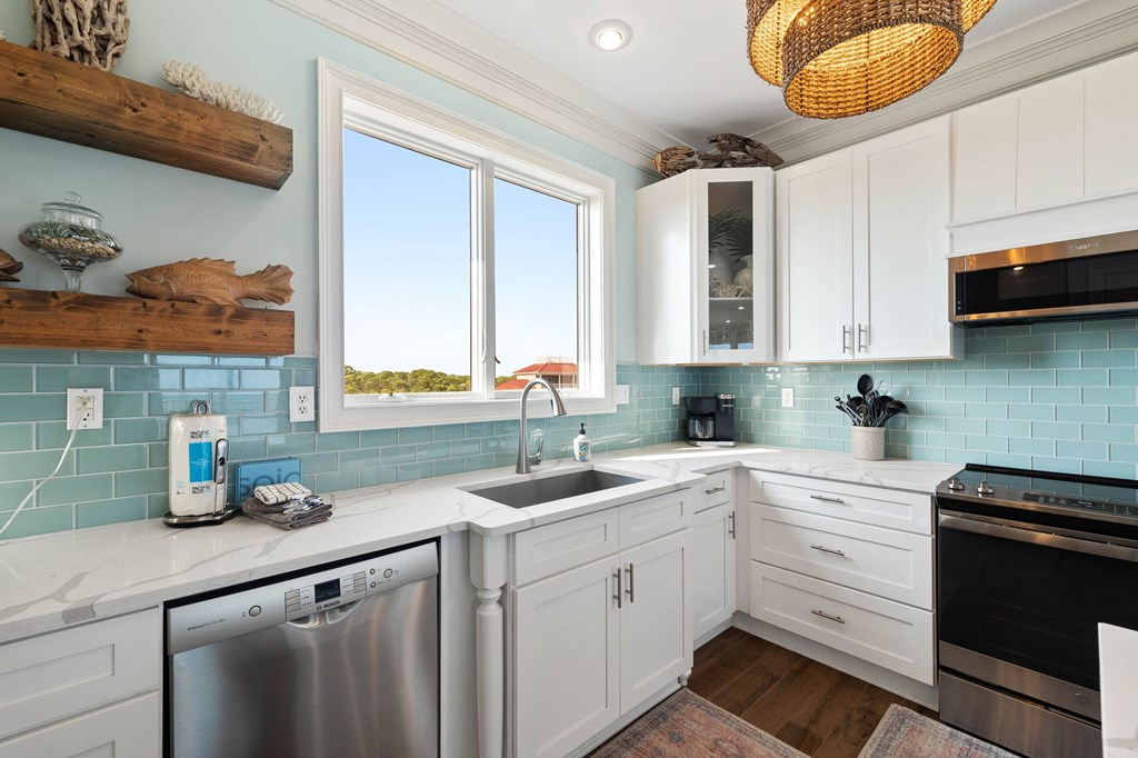 1716 Magnolia Road St. George Island, FL 32328 - Photo 10 of 65
