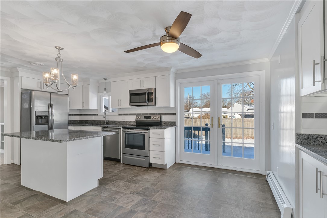 43 Esquire Avenue Warwick, RI 02889 - Photo 2 of 29