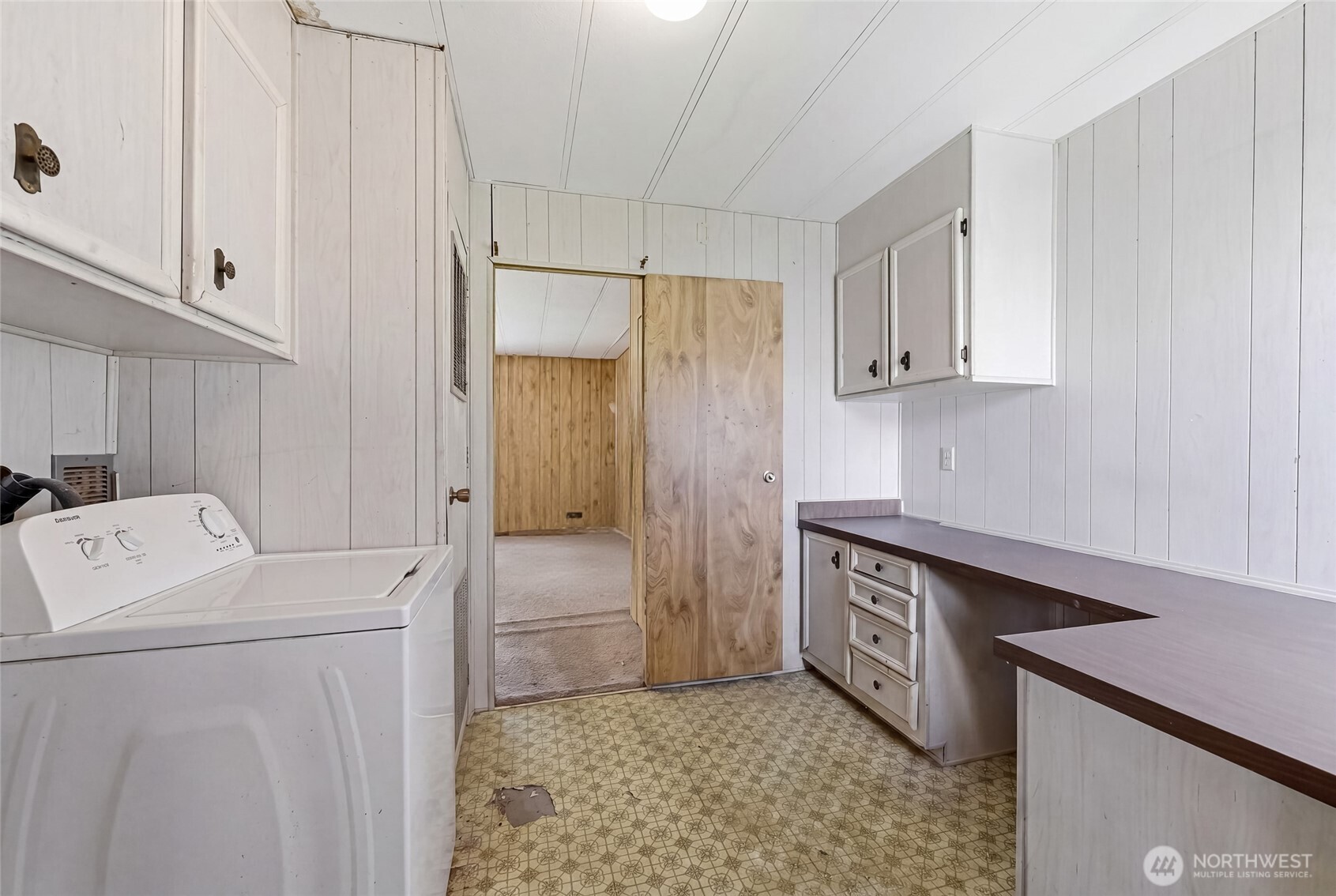 32711 Commission Avenue Black Diamond, WA 98010 - Photo 18 of 34 a utility room with dryer and washer