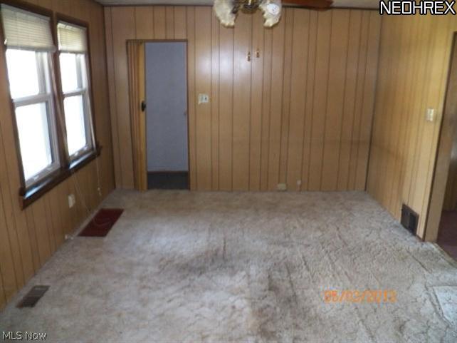 4562 Telhurst Road Cleveland, OH 44121 - Photo 3 of 5