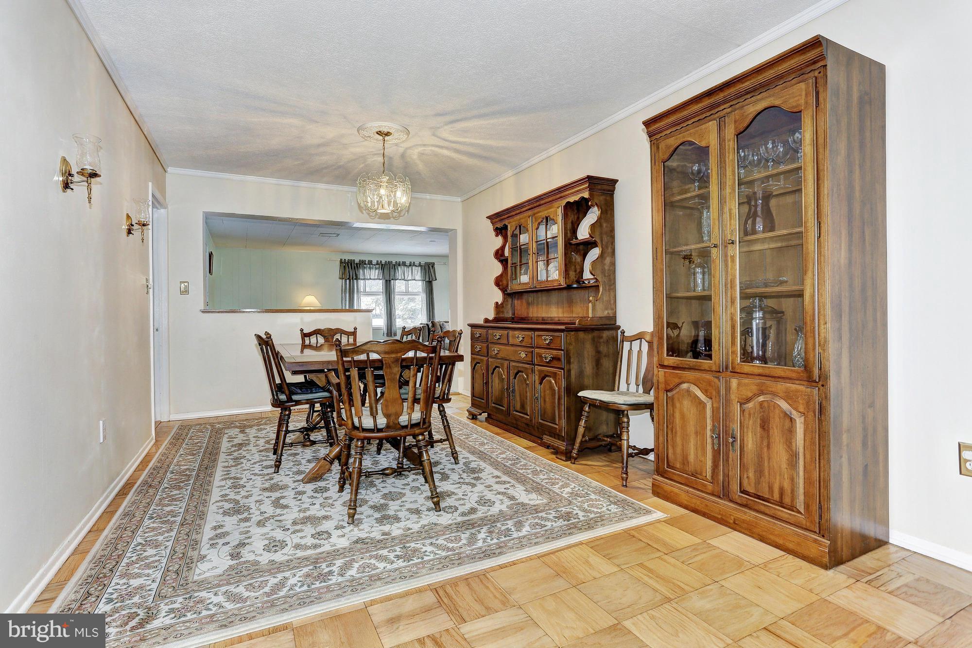 2410 Ellis Road Baltimore, MD 21234 - Photo 4 of 16 Dining Room
