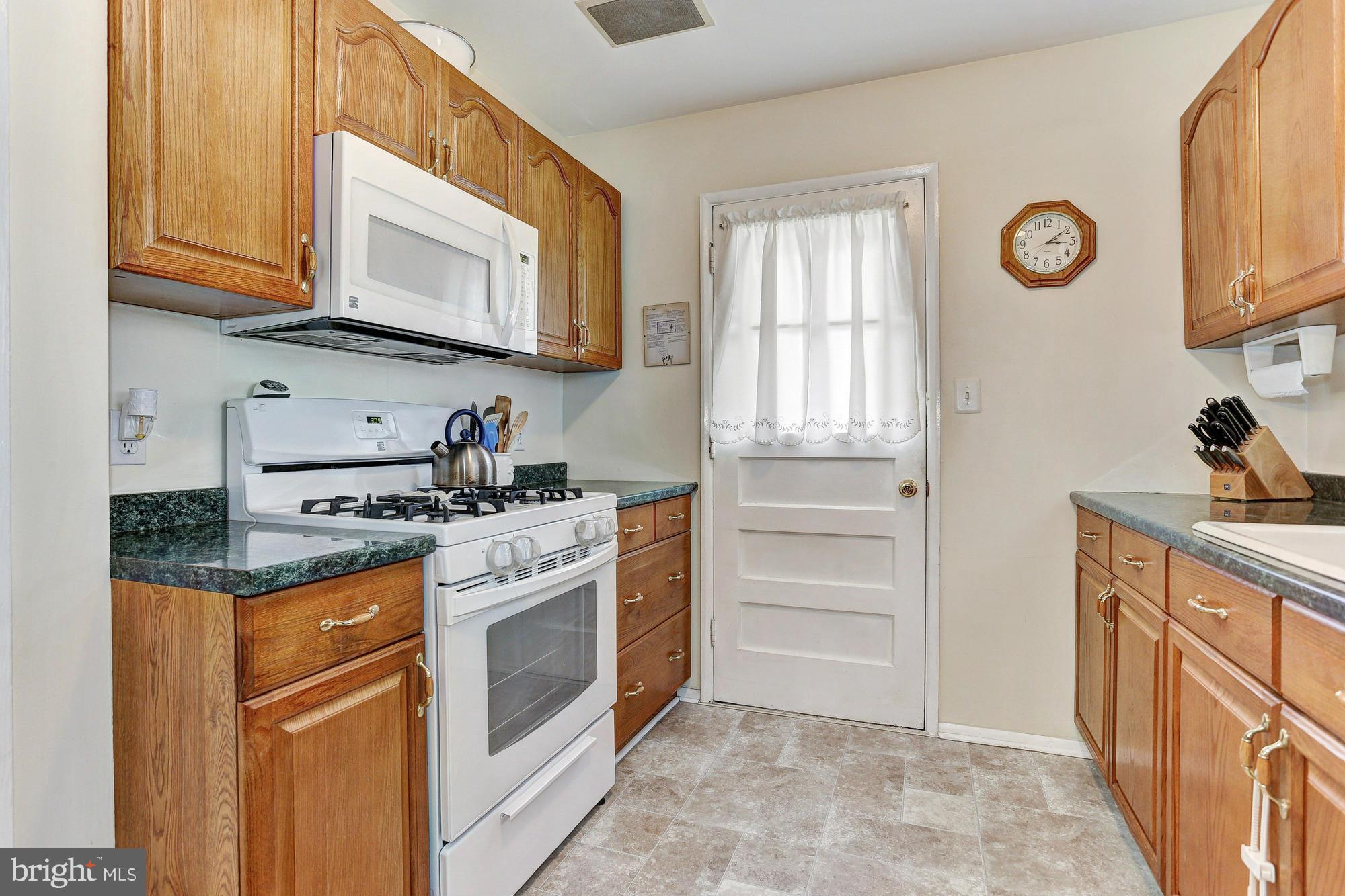 2410 Ellis Road Baltimore, MD 21234 - Photo 5 of 16 Kitchen