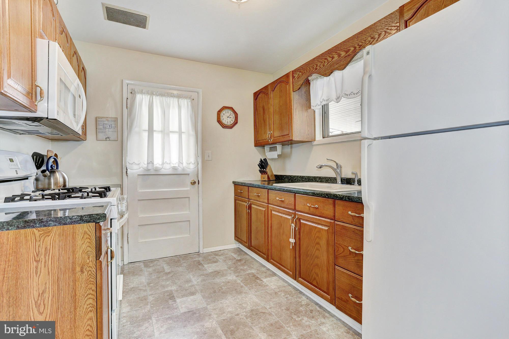 2410 Ellis Road Baltimore, MD 21234 - Photo 6 of 16 Kitchen