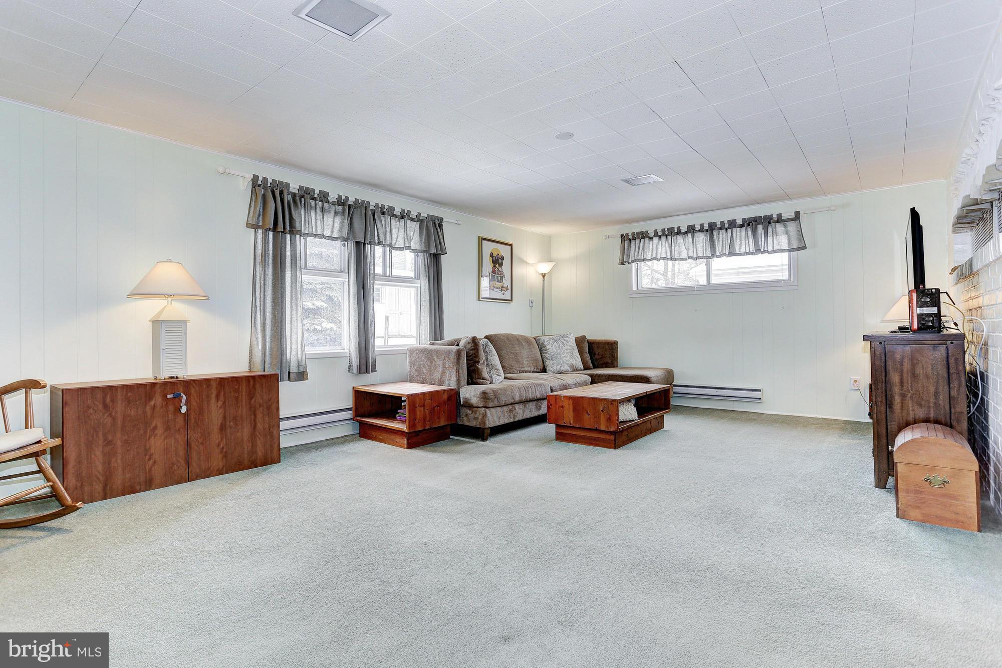 2410 Ellis Road Baltimore, MD 21234 - Photo 7 of 16 Family Room