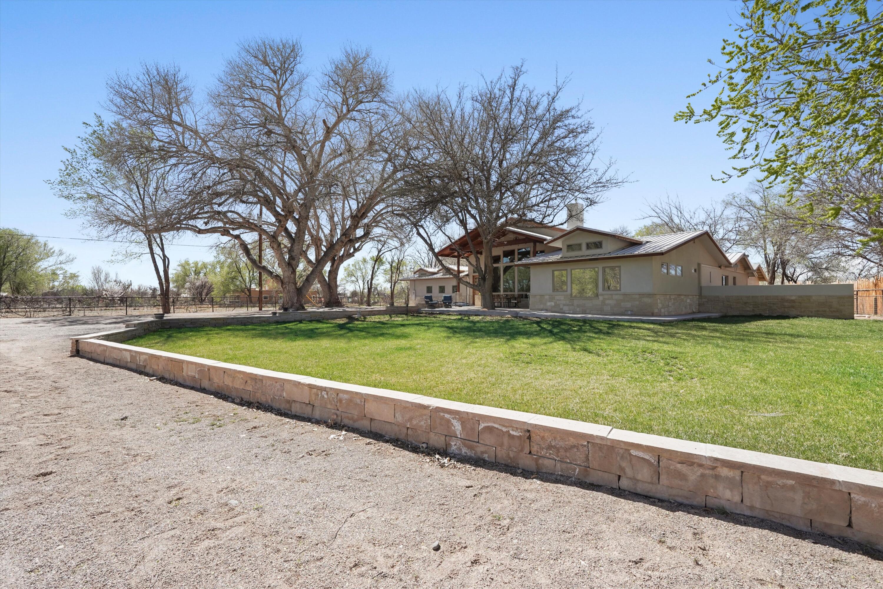 6735 Corrales Road Corrales, NM 87048 - Photo 14 of 130 Gallery Image 14