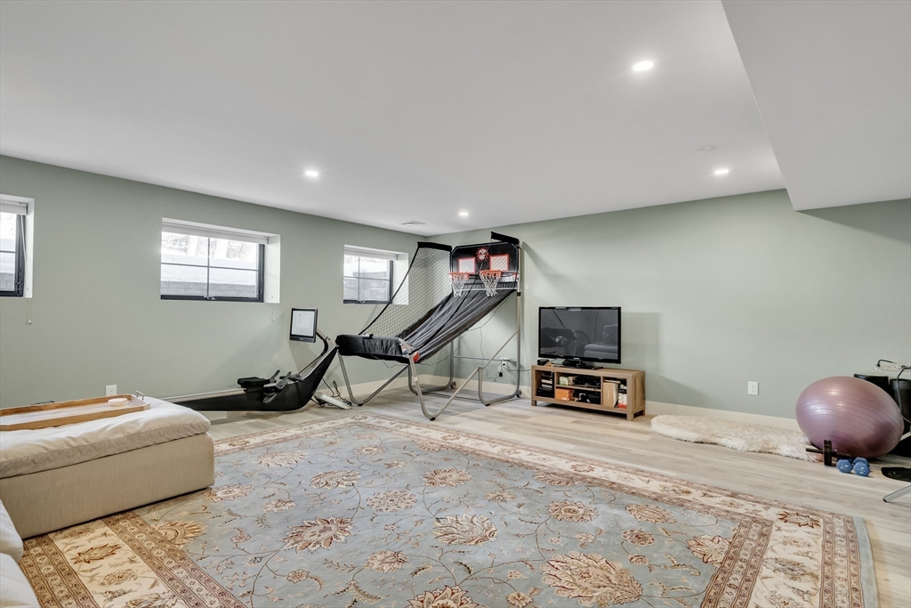 32 Lantern Lane Wellesley, MA 02481 - Photo 30 of 41