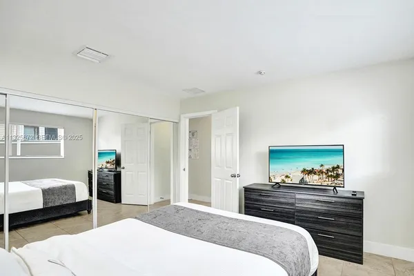 $9,000 | 1018 Adams Street, Hollywood, FL 33019