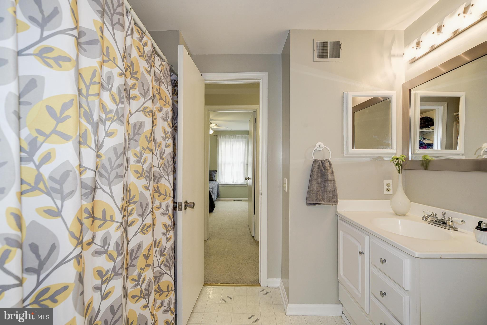 321 Lyric Lane Silver Spring, MD 20901 - Photo 17 of 30 Upstairs full bathroom - new fixtures