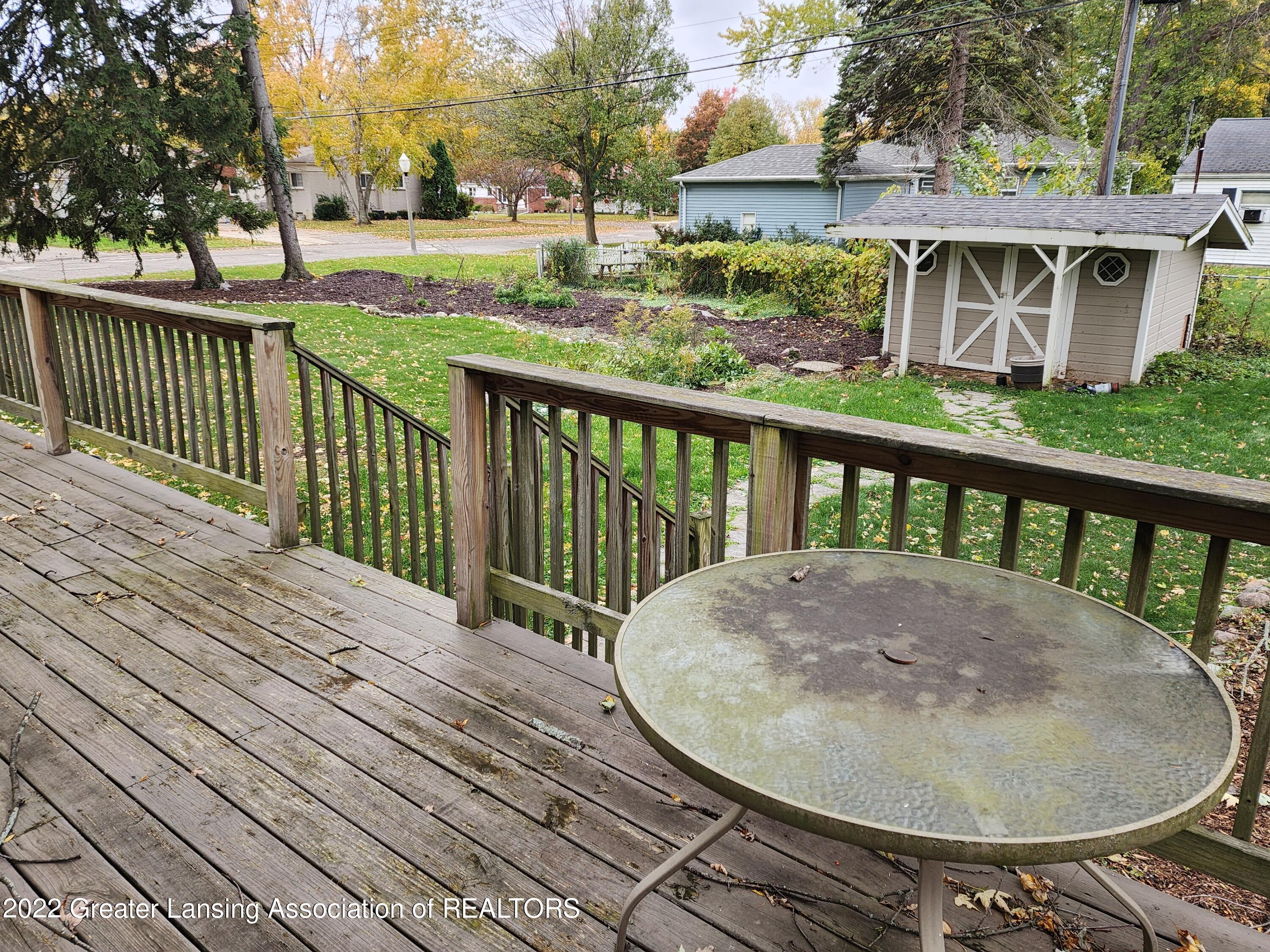 2305 Arlington Road Lansing, MI 48906 - Photo 25 of 30 Back Deck