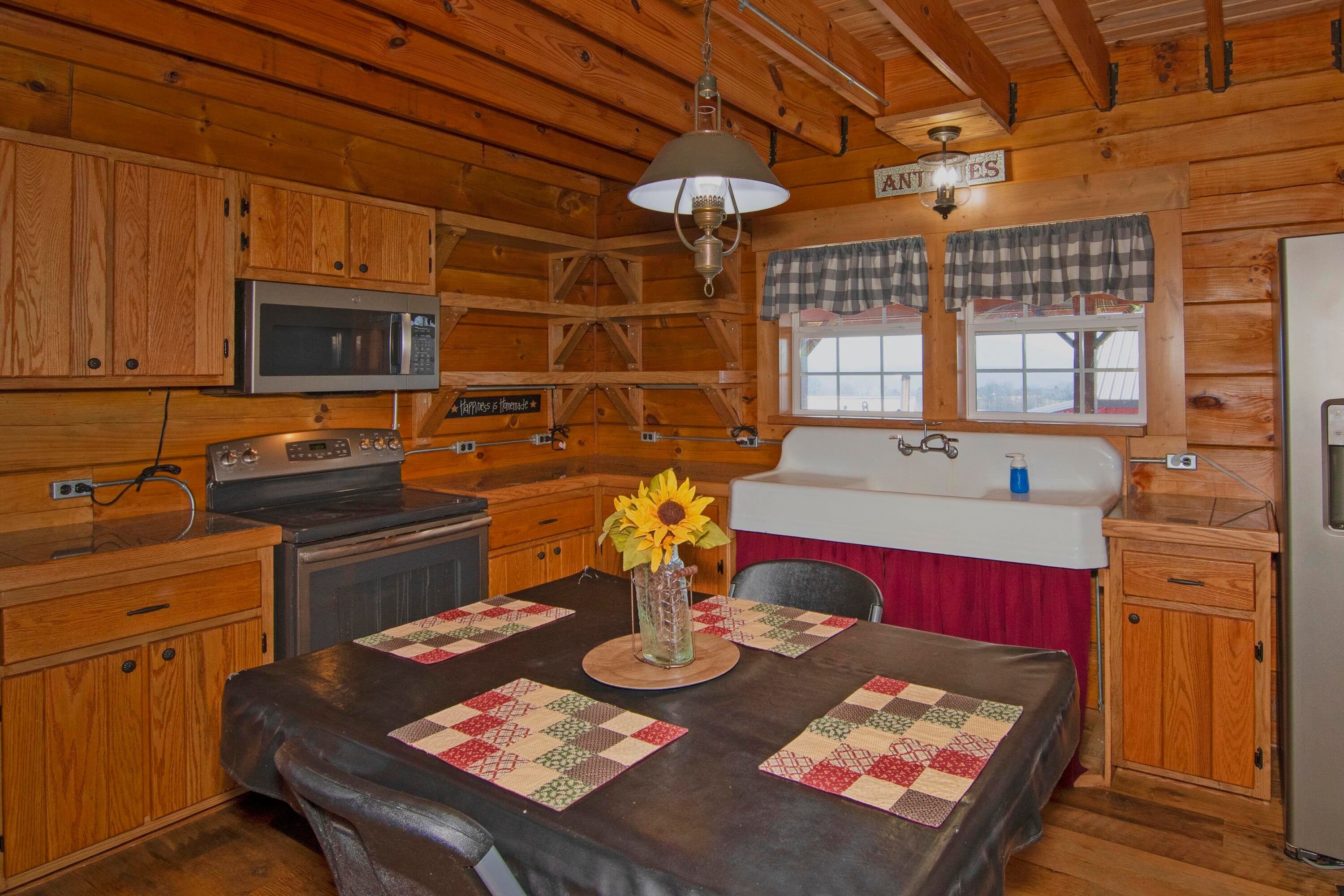656 Miller Farm Road Peterstown, WV 24963 - Photo 28 of 156 Kitchen