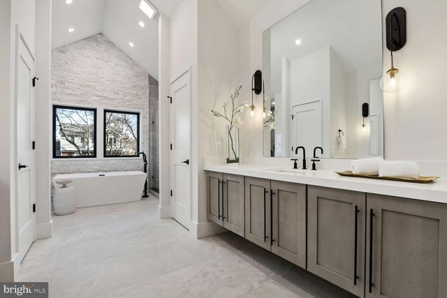 $3,175,777 | 6258 North Kensington Street, McLean, VA 22101