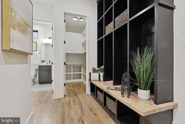 $3,175,777 | 6258 North Kensington Street, McLean, VA 22101