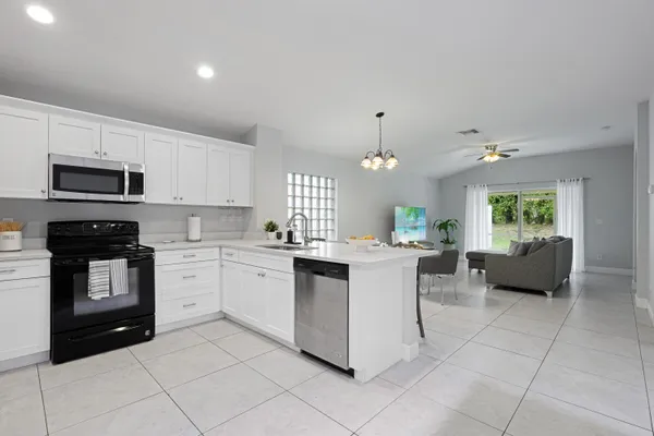 $3,200 | 6791 Lantern Key Drive, Lake Worth, FL 33463