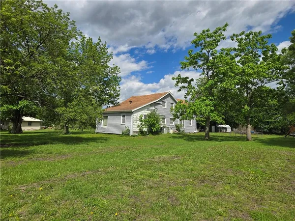 $149,900 | 29613 South Sycamore Grove Road, Garden City, MO 64747