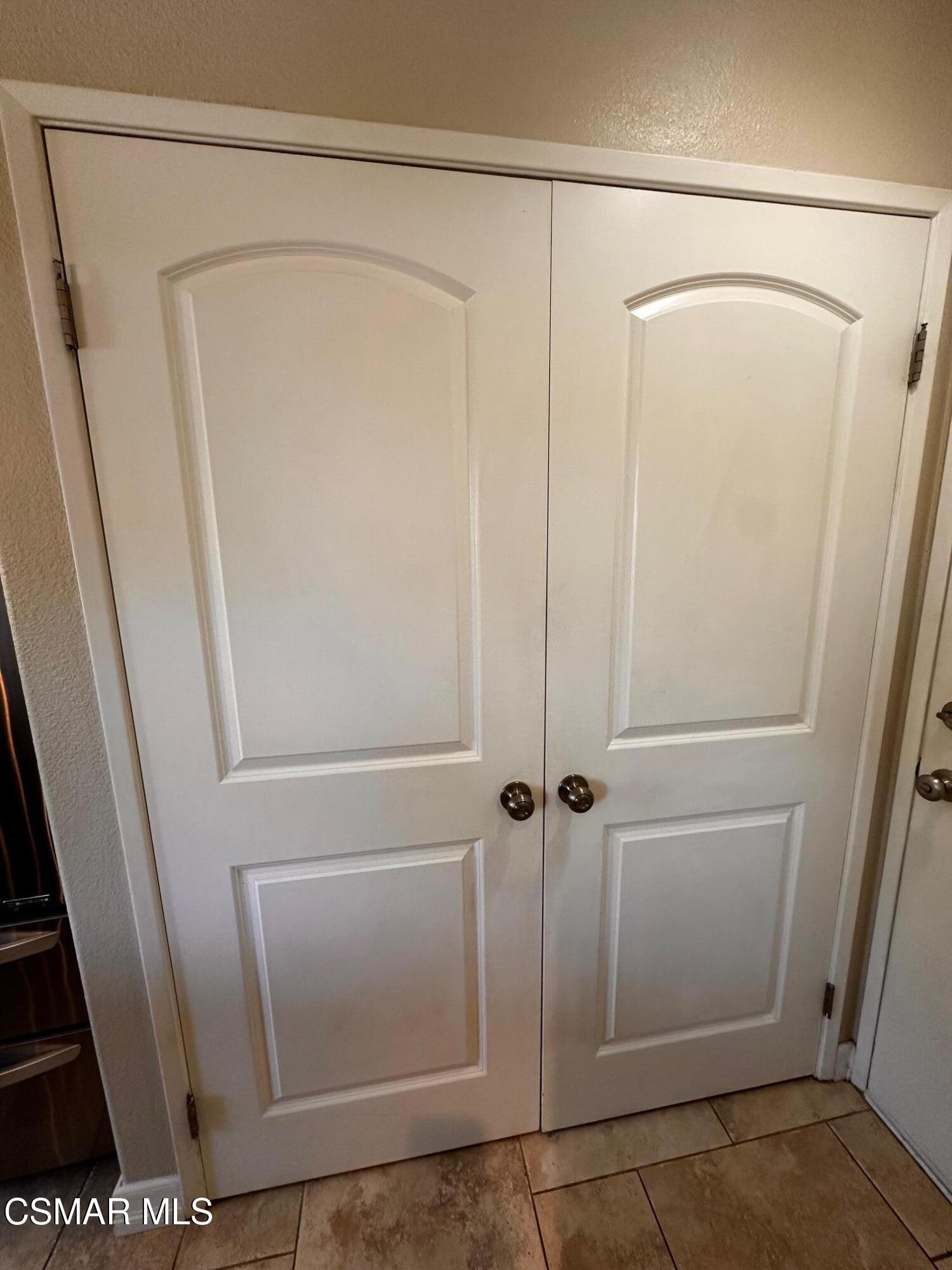 293 Springmist Lane Simi Valley, CA 93065 - Photo 21 of 50 a bathroom with a glass door shower