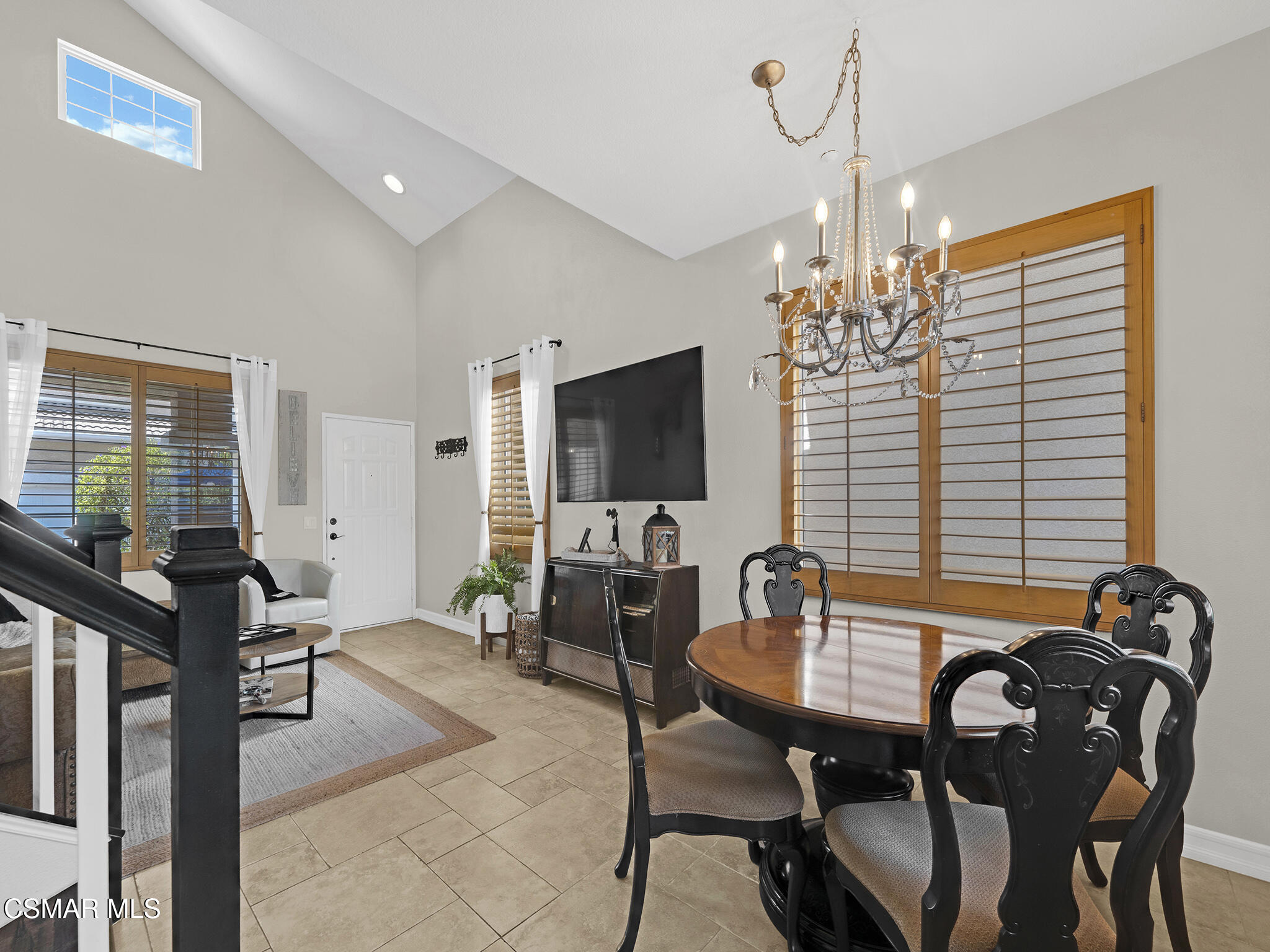293 Springmist Lane Simi Valley, CA 93065 - Photo 7 of 50 a view of a livingroom and dining room