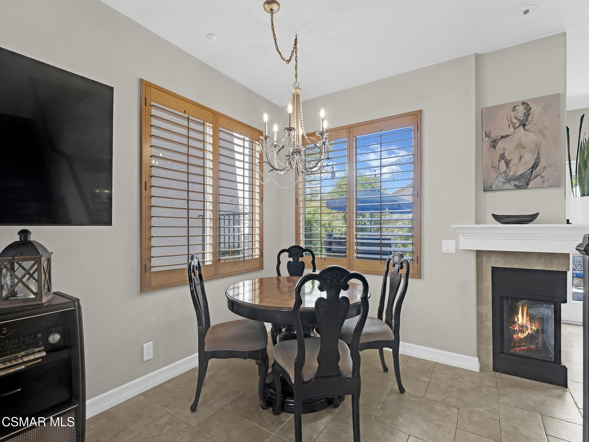 293 Springmist Lane Simi Valley, CA 93065 - Photo 8 of 50 a dining room with furniture and window