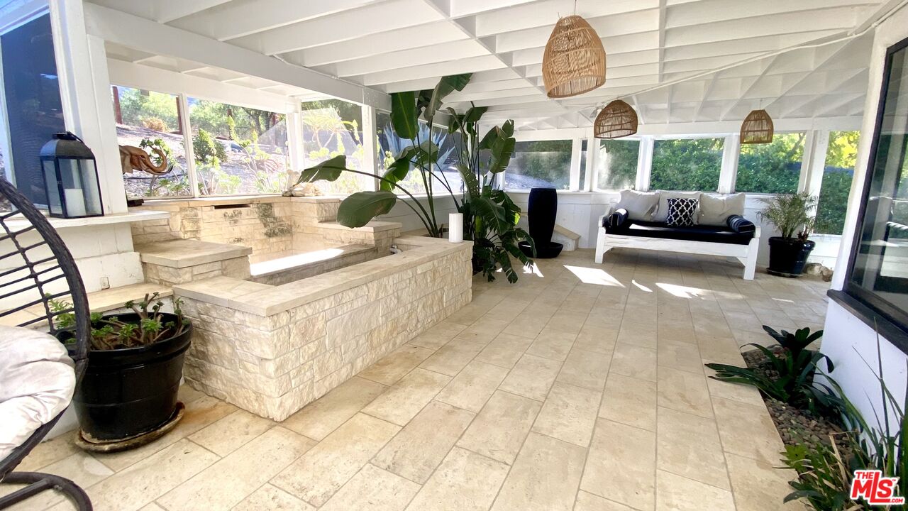 2266 Cold Canyon Road Calabasas, CA 91302 - Photo 16 of 35