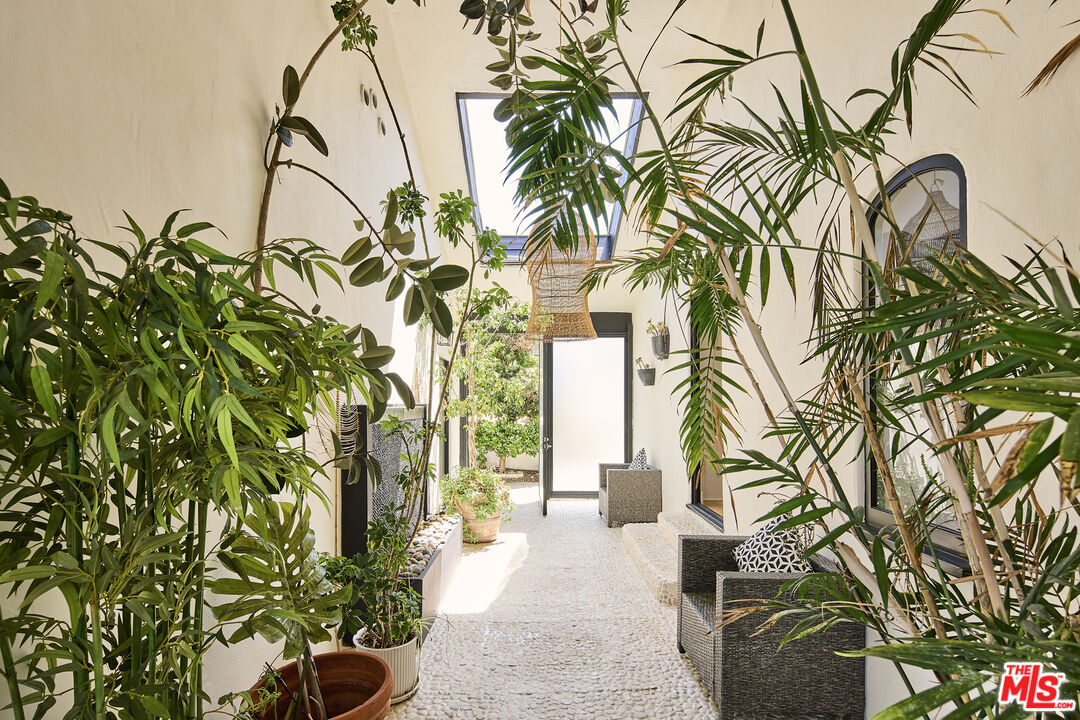 2266 Cold Canyon Road Calabasas, CA 91302 - Photo 33 of 35