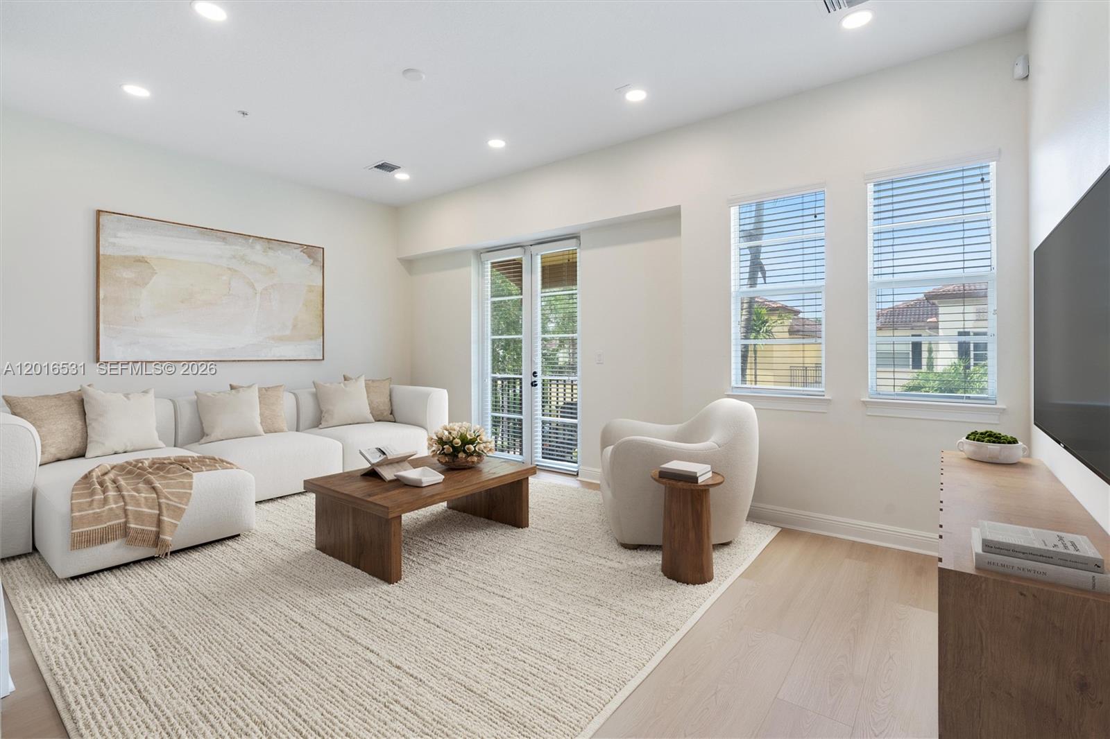 61 Via Floresta Drive Boca Raton, FL 33487 - Photo 3 of 19